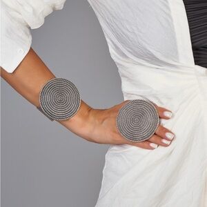 Silver Statement Ring & Bracelet set. Stunning!!🔥